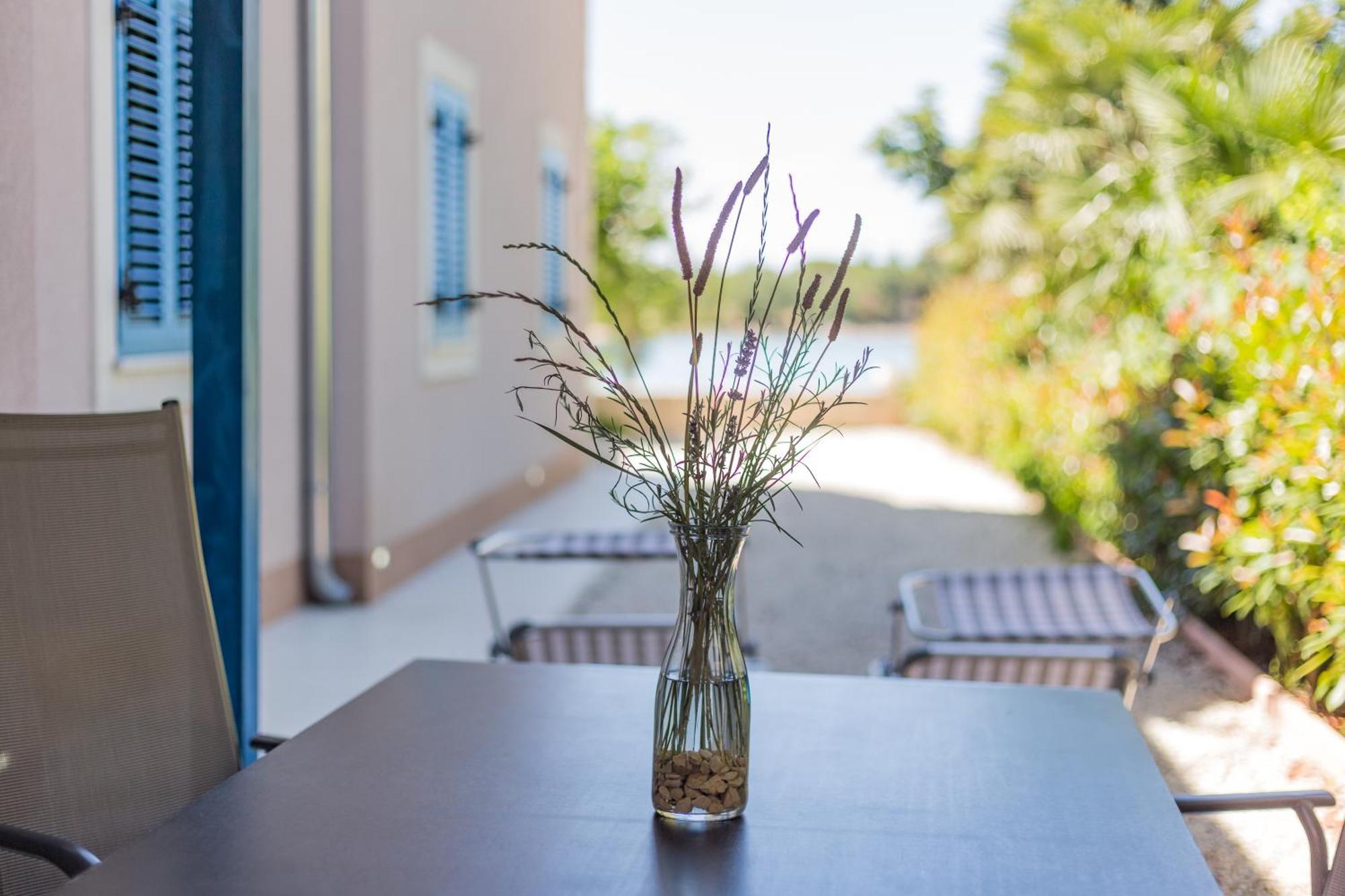 Apartment In Villa Moletto Seaside & Relax - 4 Guests Lovrečica Exterior foto
