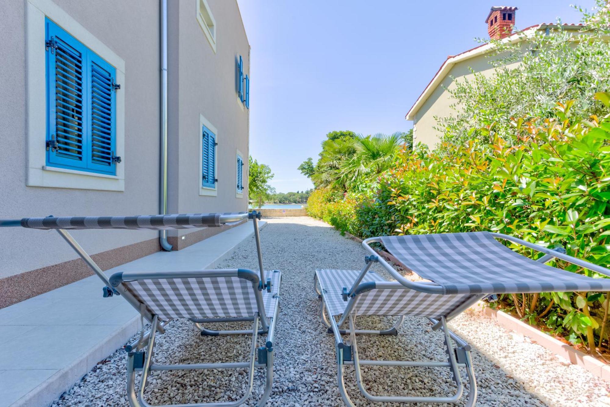 Apartment In Villa Moletto Seaside & Relax - 4 Guests Lovrečica Exterior foto