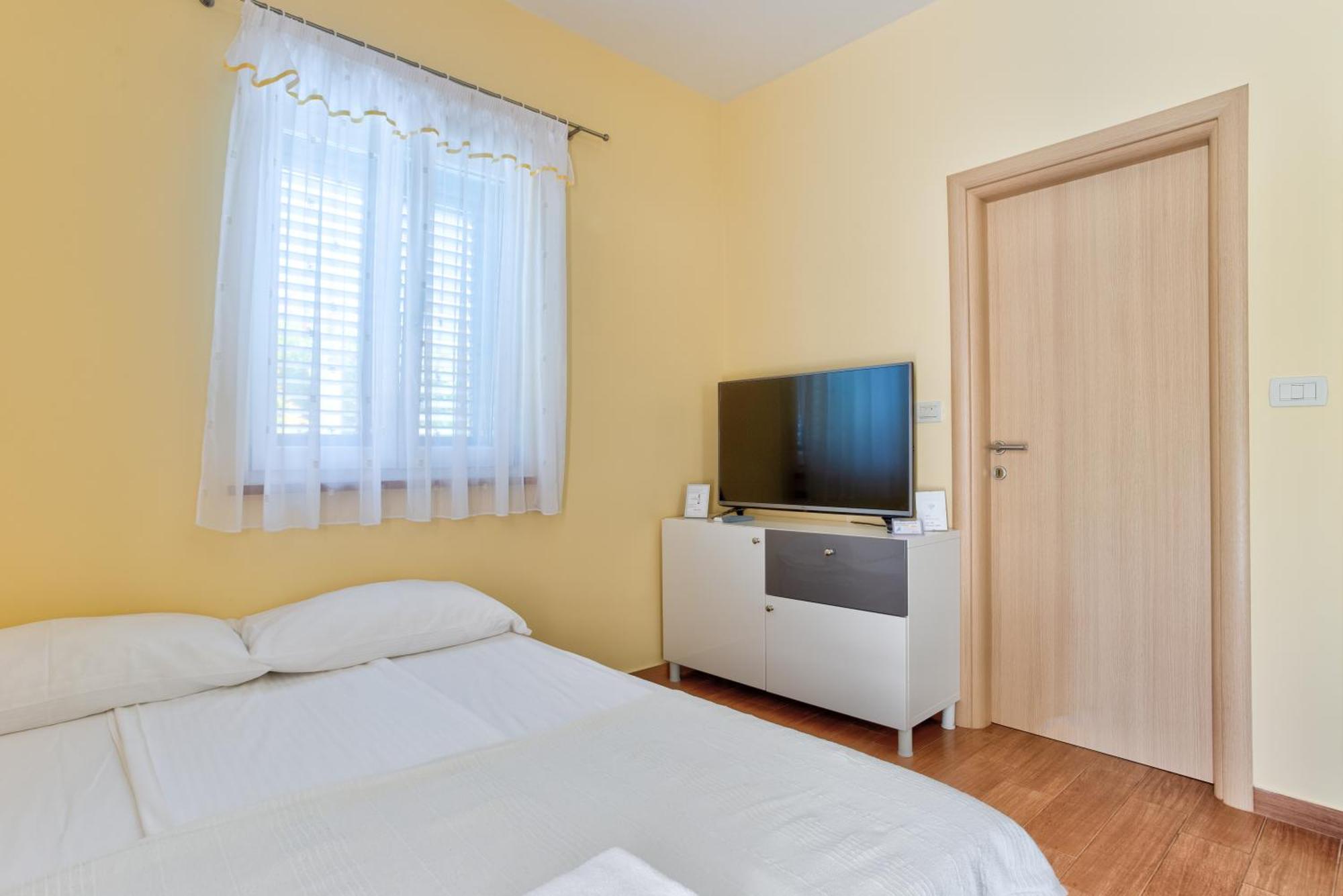 Apartment In Villa Moletto Seaside & Relax - 4 Guests Lovrečica Exterior foto