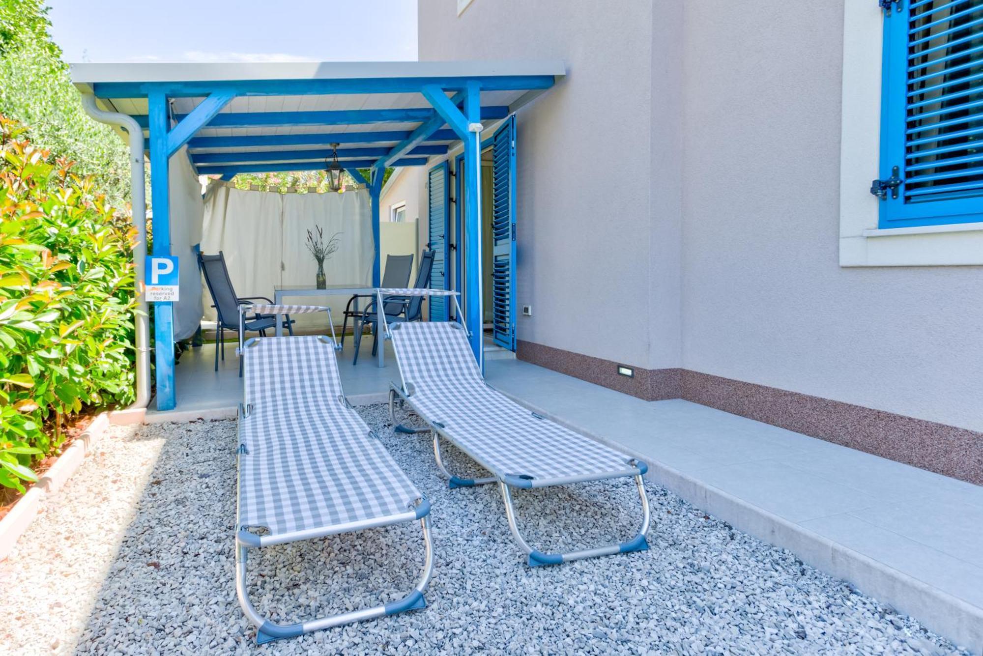 Apartment In Villa Moletto Seaside & Relax - 4 Guests Lovrečica Exterior foto